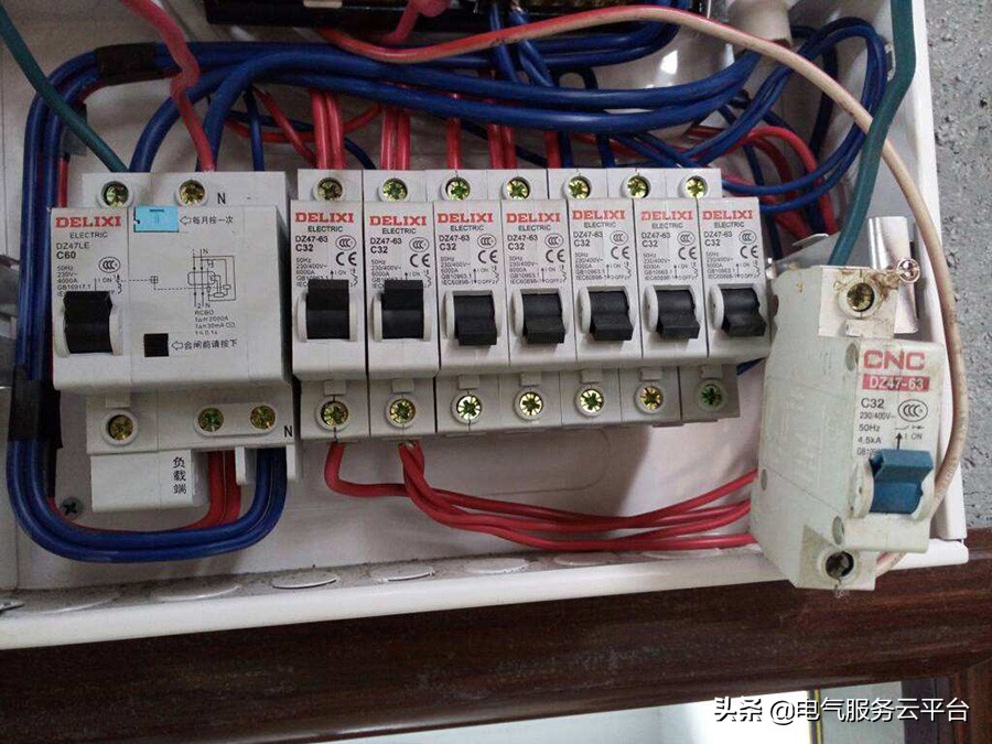 如何判断照明线是否存在漏电,照明线路漏电怎么查找