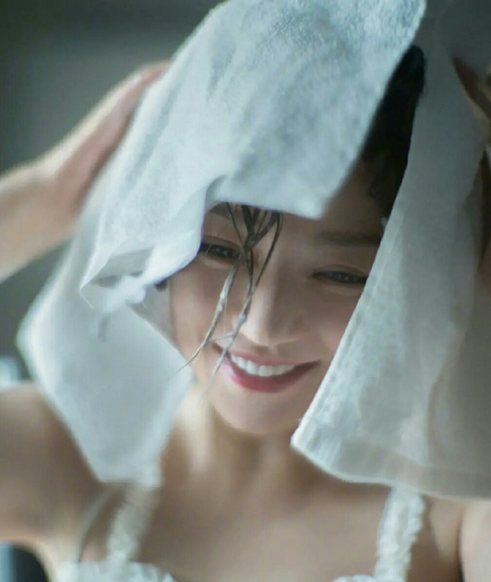 同款发型杨幂低马尾,杨幂赵薇李小璐王菲李湘