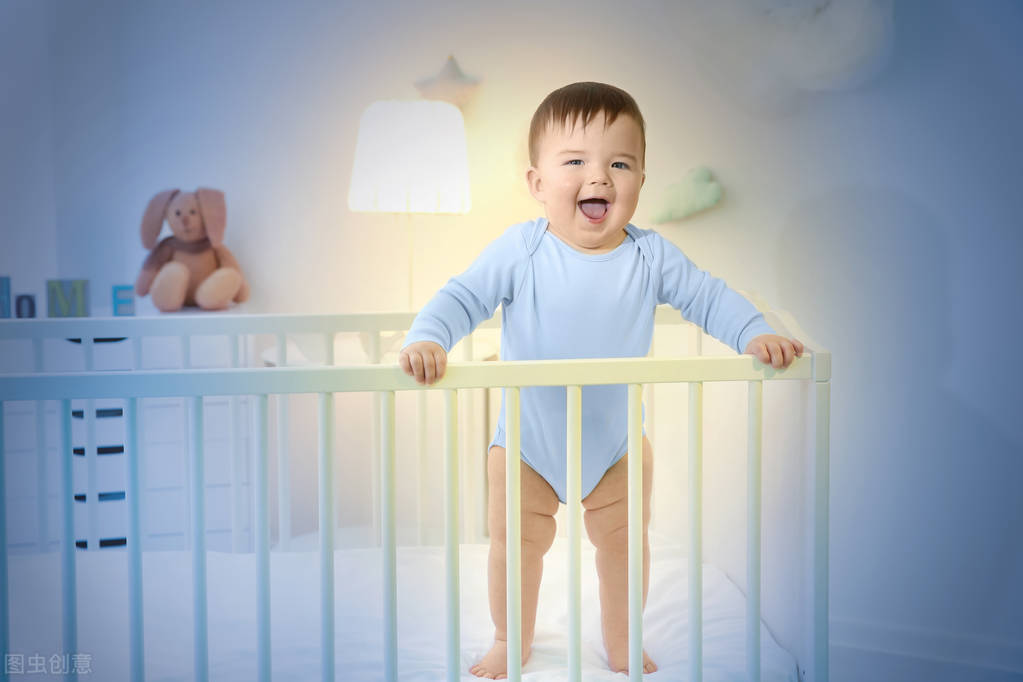 10个月的宝宝每天晚上哭醒一次？与其温柔安抚，不如“狠下心来”