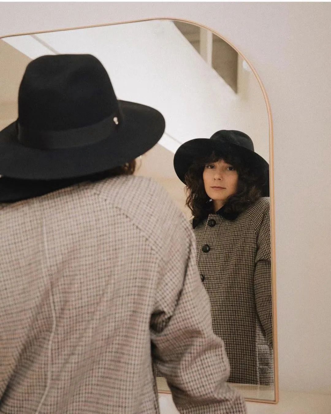 圆脸戴什么帽子比较好,圆脸女孩如何选帽子