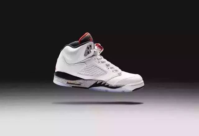 yeezy和aj哪个定位更高,yeezy区别