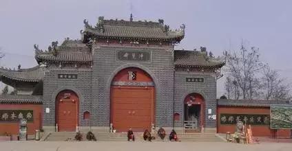 每年上万人来朝拜,每年都有很多人前往祈福