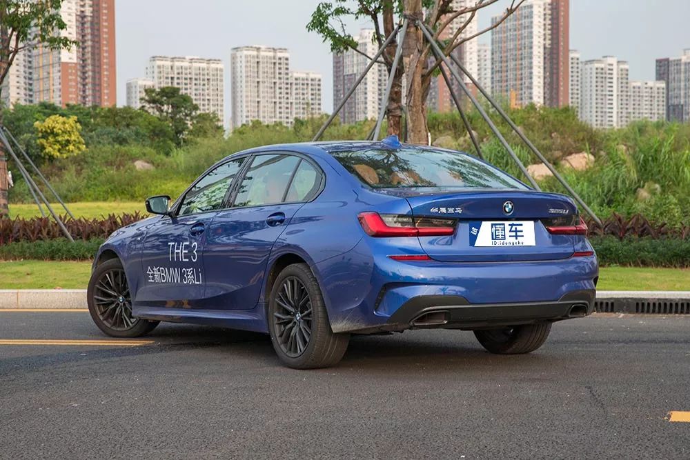 宝马新3系320和325哪个更值得买,试驾最新宝马3系