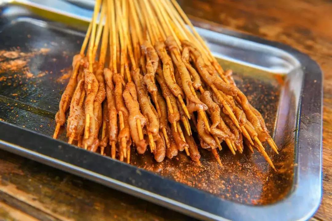 铁板鸭肠串串店,铁板鸭肠网红串串香摆摊配方