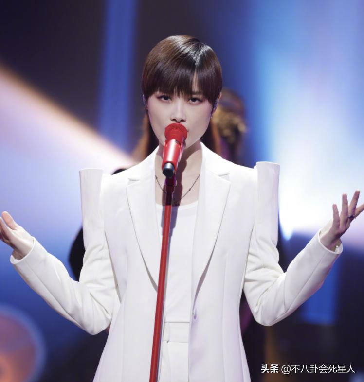 超女第一名李宇春,和李宇春齐名的四大超女