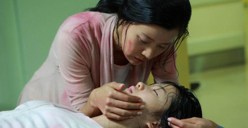 性侵未成年养女三年，现实版恶魔在人间，清白何在？