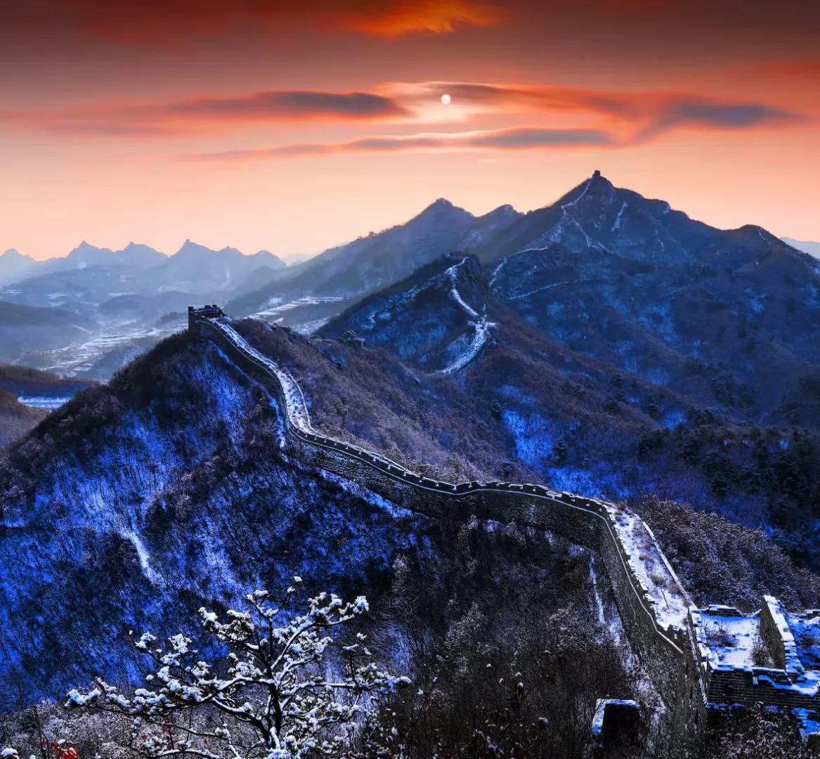 长城的眺望口和垛口,绥中锥子山长城风光