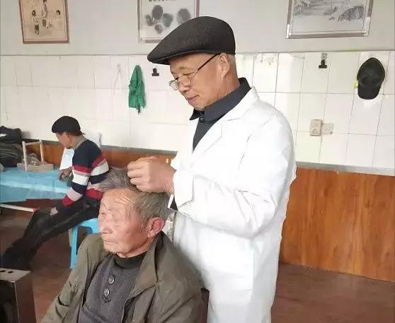 医疗先锋人物的事迹故事,医务工作者感人故事