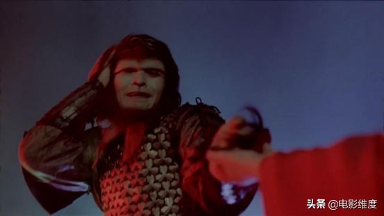 他宁愿挨骂也要为小人物加油打气，我们能让他输吗？