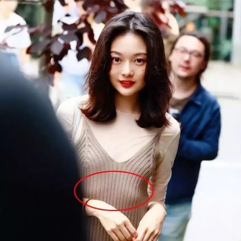 肋骨外翻且胸部突出,肋骨外翻导致胸突出