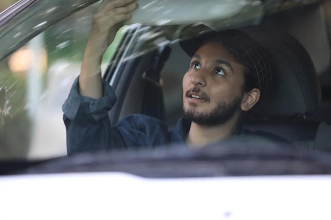 男孩连女厕所都要进，女孩却进不了足球场