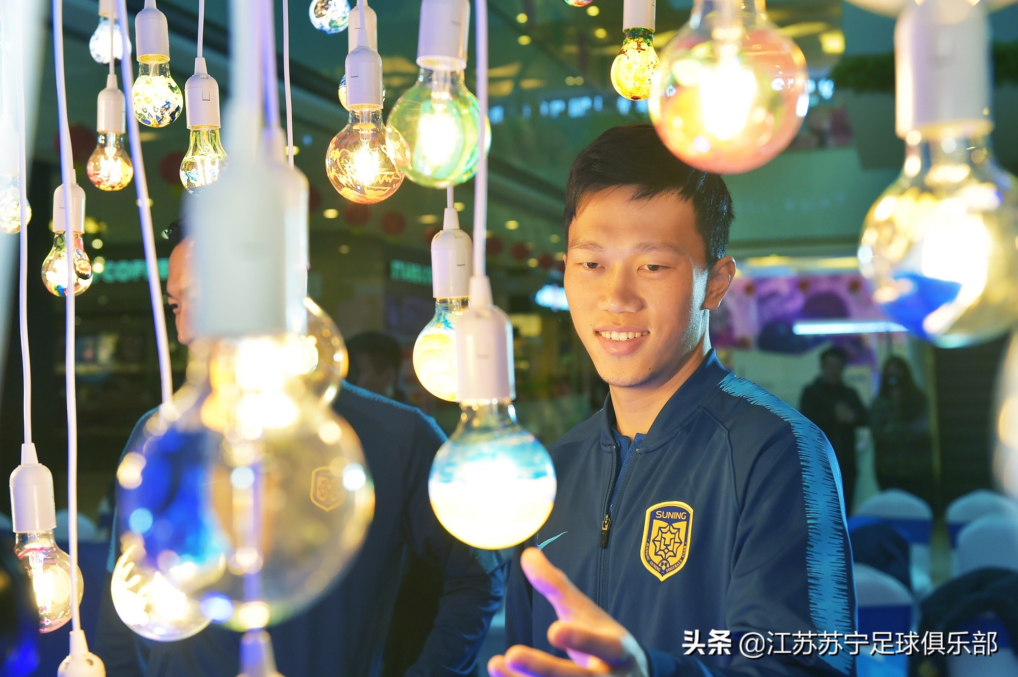 吴曦高天意谢鹏飞江苏球迷,吴曦谢鹏飞破门