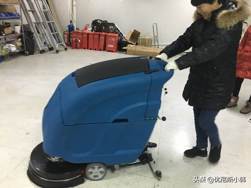 镇江洗地机，工厂车间地面清洁应选择哪种洗地机