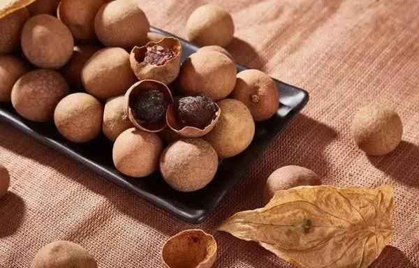 宫寒痛经者平时忌食哪些食物,宫寒月经期吃什么对身体好