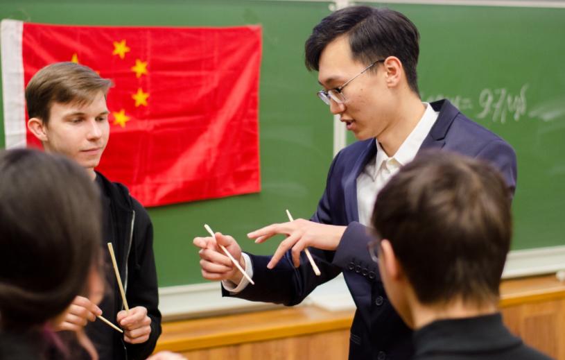 留学生回国后的尴尬段位,留学生回国就业都很惨吗