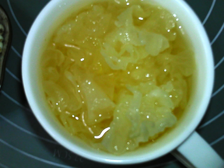 发根枯黄掉发吃啥,脱发注意吃什么食物好