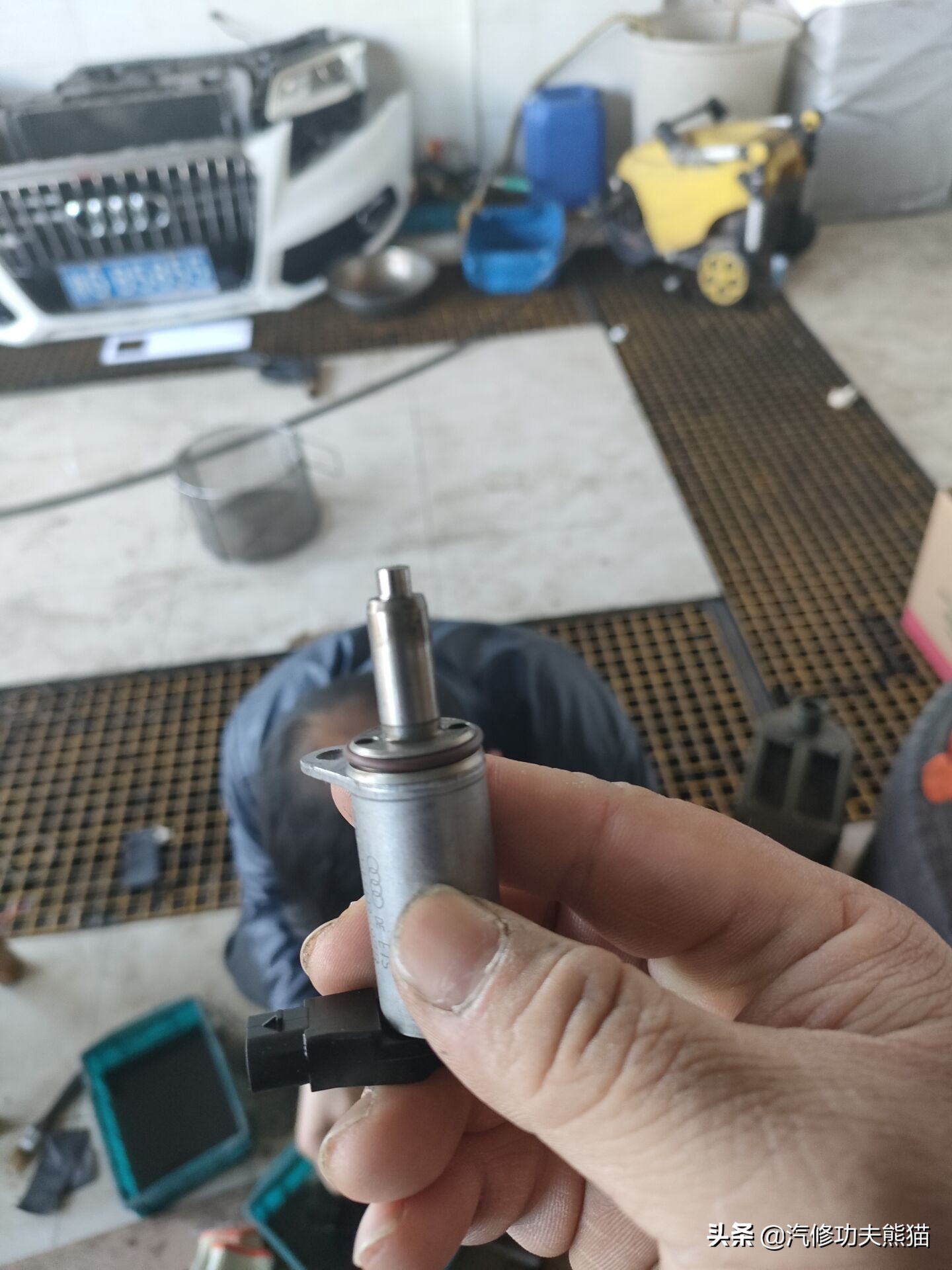 2011款奥迪q5烧机油怎么彻底解决,奥迪q5三代ea888发动机烧机油原因