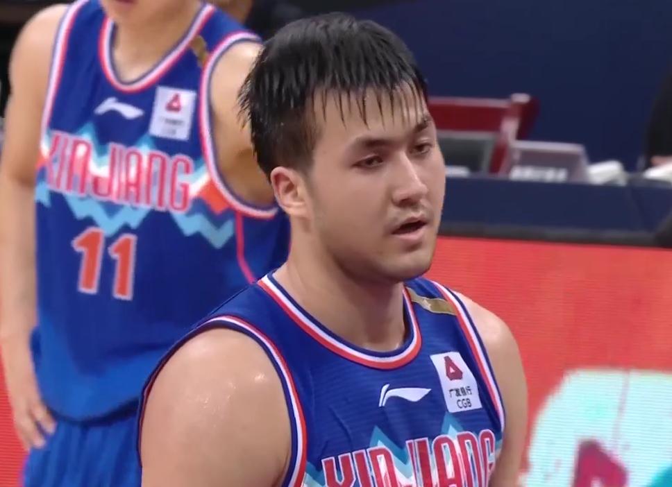 杨毅谈76人输球,杨毅输球