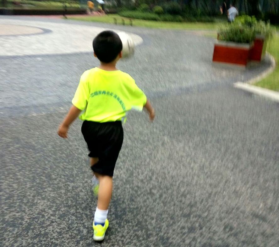 小小少年足球教学,青少年足球成长之路