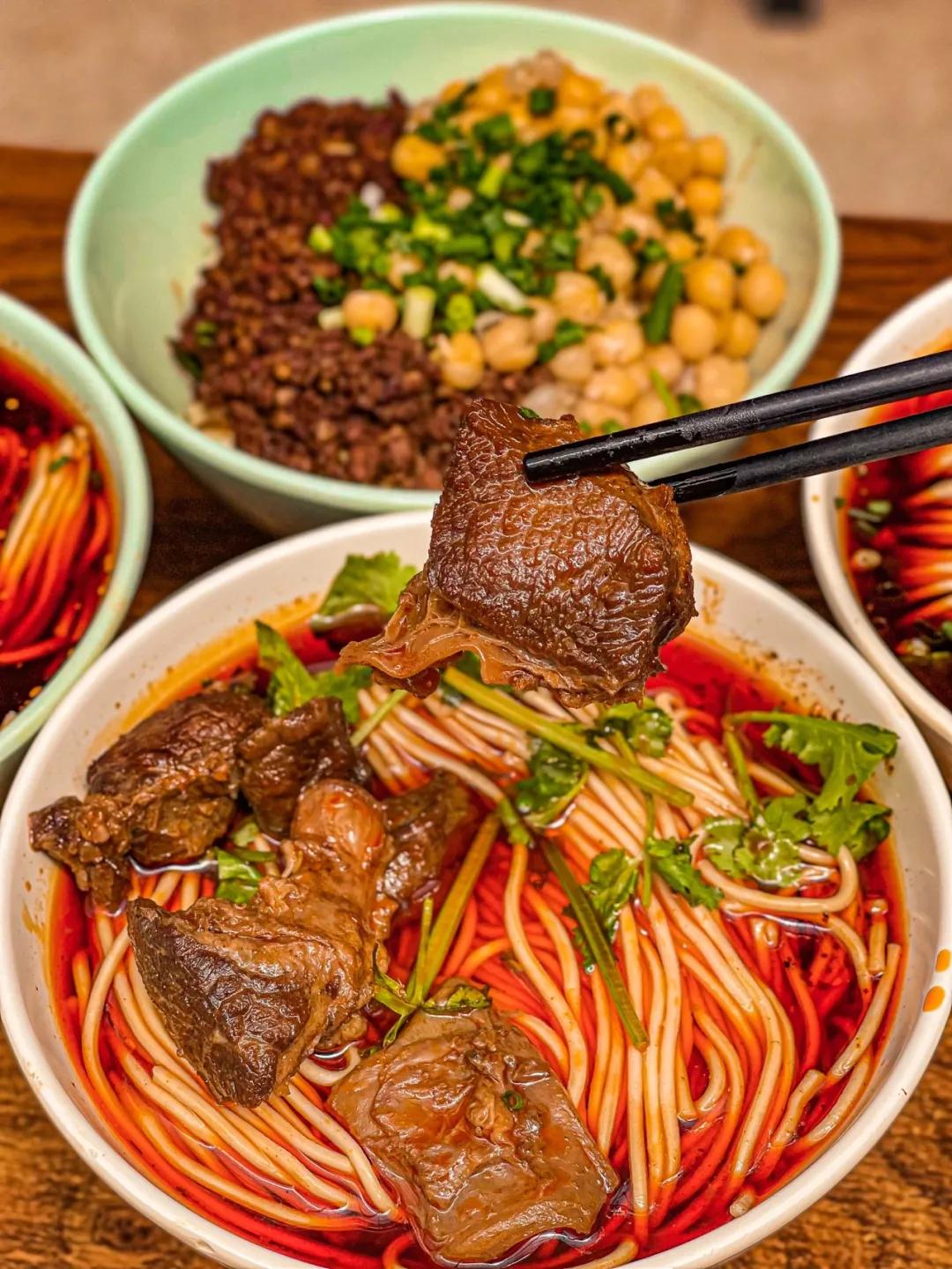 重庆以麻辣为主吗,重庆的麻辣相当于所有地方什么辣