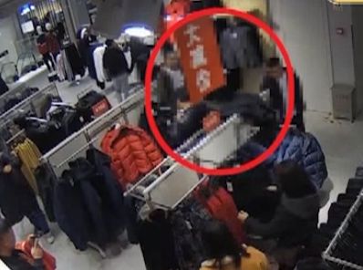 你网购的平价大牌衣服,可能是别人偷来的