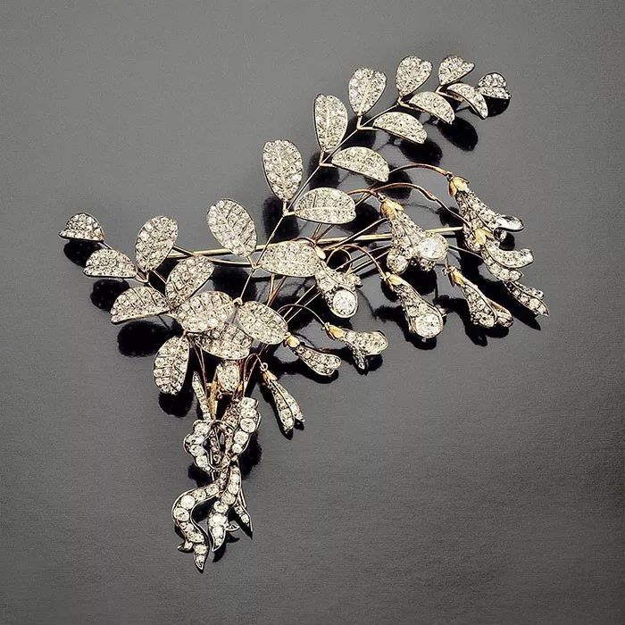 哪个贵族没戴过这个牌子的珠宝，都显得没面子