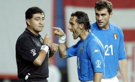 02世界杯韩国黑哨韩国人怎么看,02韩日世界杯黑哨裁判怎么处罚