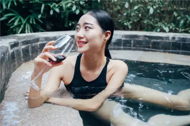 三亚高端酒店一线海景房推荐,三亚市区值得去住的别墅酒店