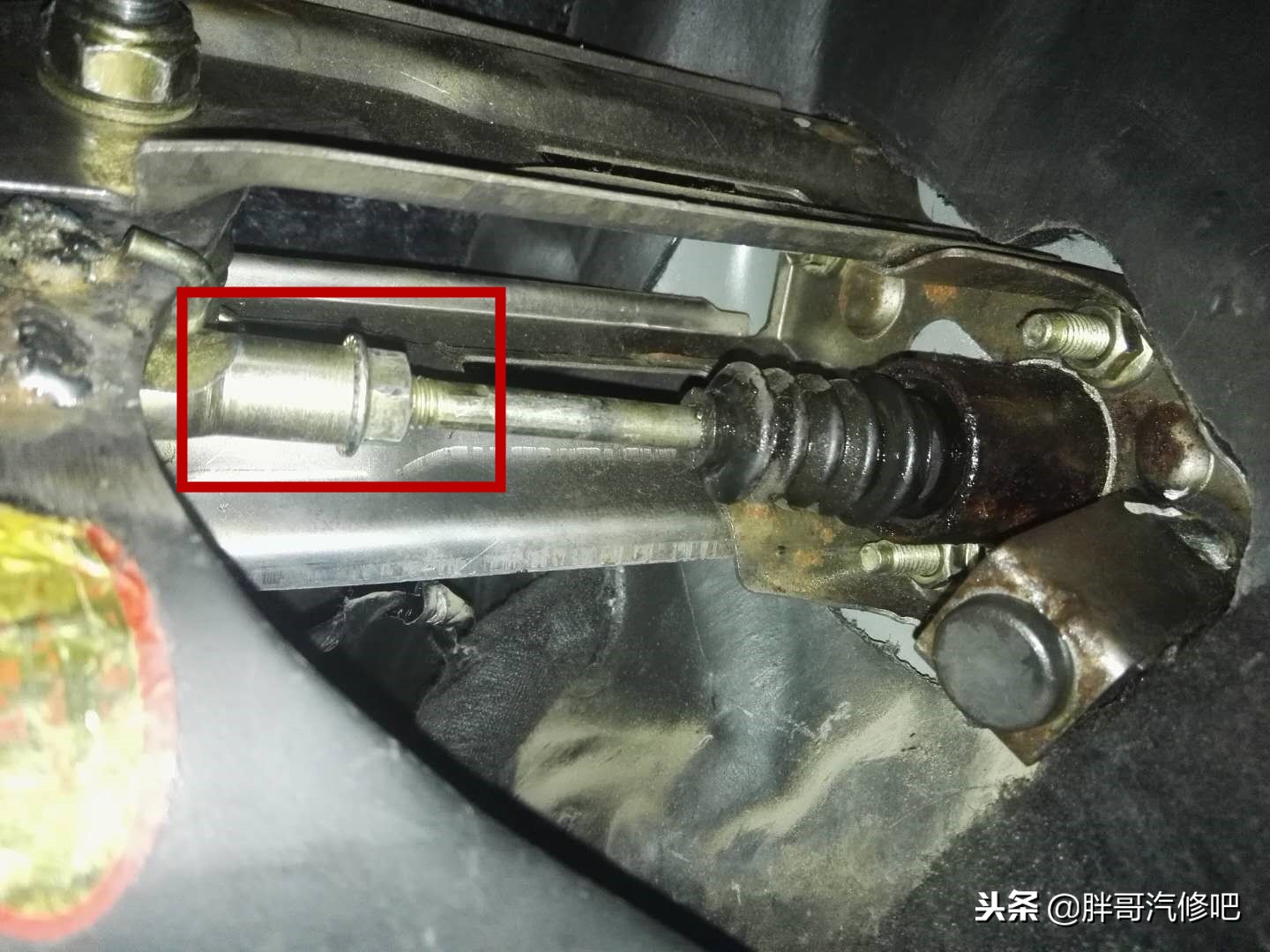 离合器气压要很高才能踩怎么调,离合器分泵踩不下去怎么办