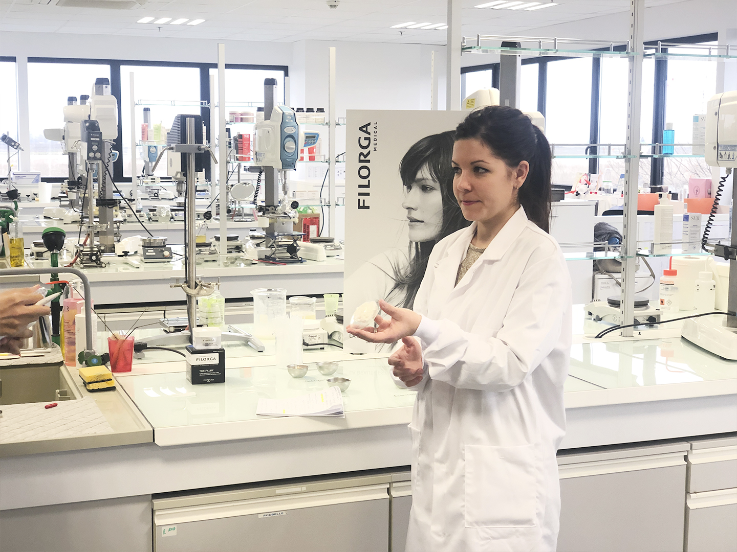 电商化妆品哪里买便宜好用,化妆品在哪个电商买不会有假货