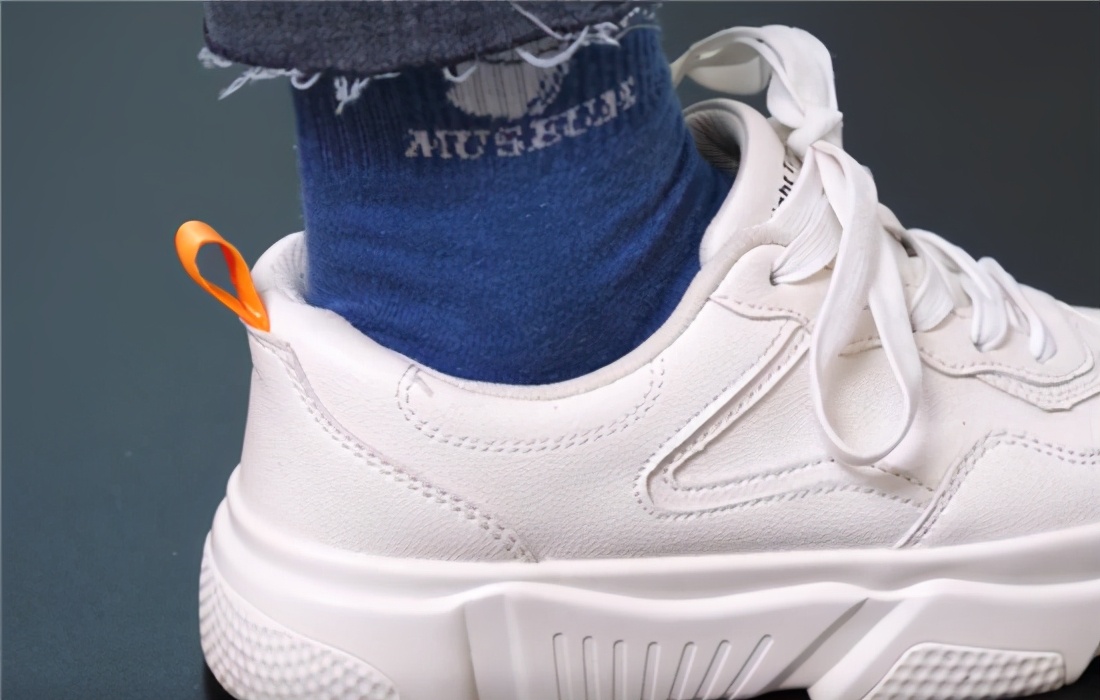 旅游鞋后面的小尾巴有啥用,鞋子后面的小尾巴作用