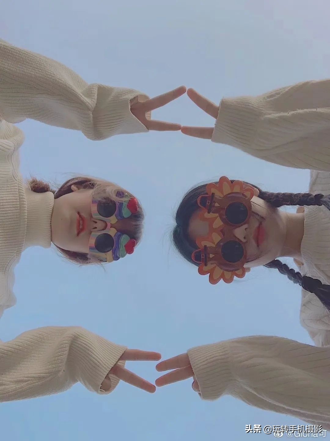 闺蜜拍照姿势创意二人,闺蜜雪地拍照姿势大全