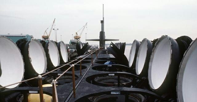 美国潜艇三叉戟,深海巨型核潜艇