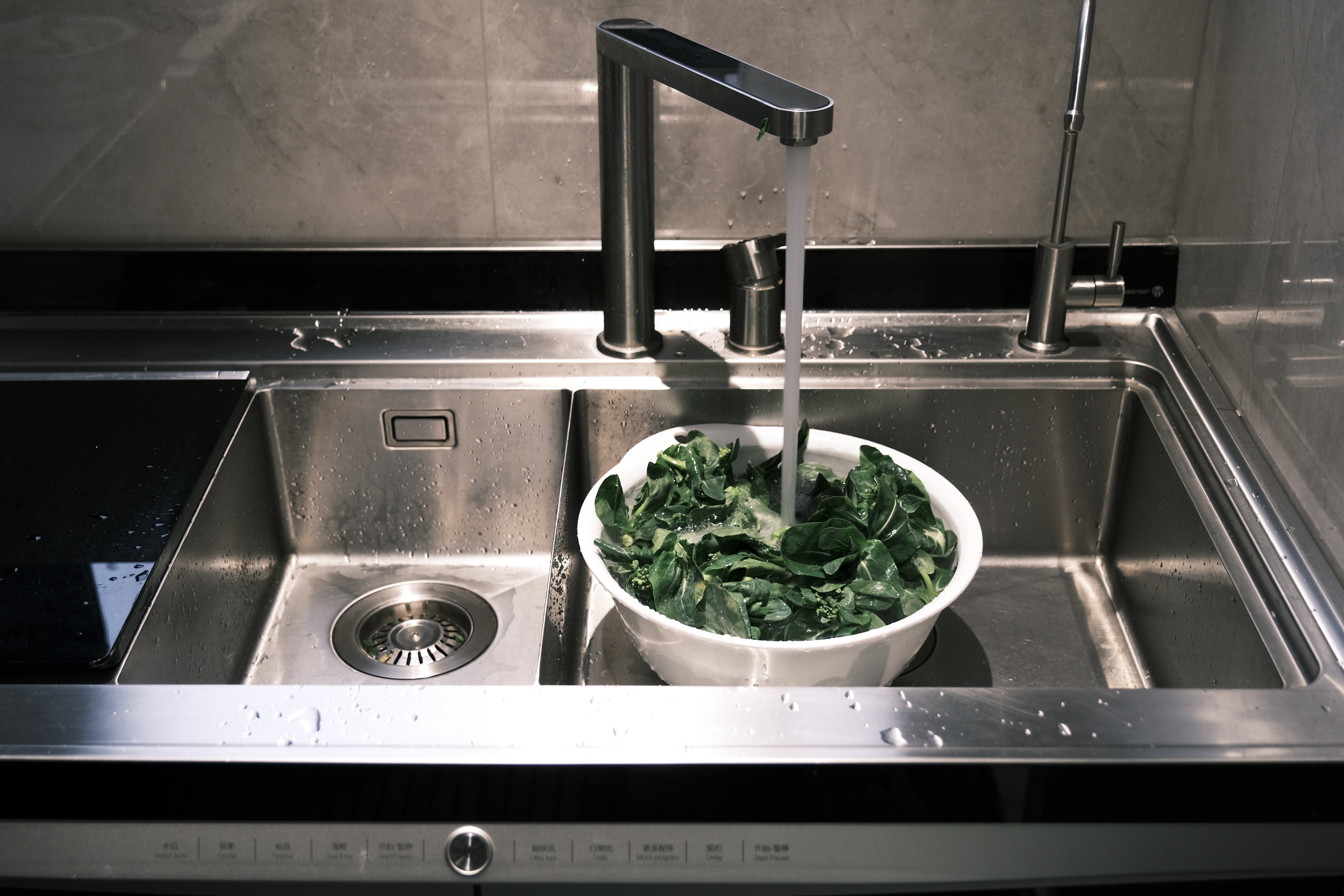 小厨房装修全攻略,厨厨一体化厨房