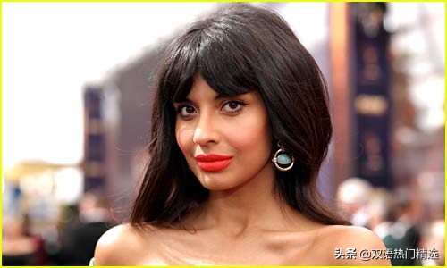 12位名人好友为梅根撑腰，文章写得真好，全是你也能学会的秘诀