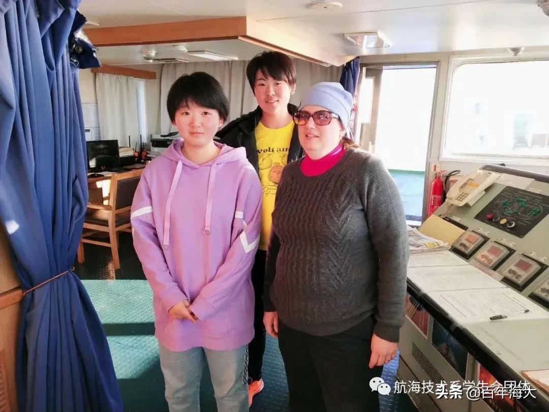 这个小妮不简单,乡下丫头不简单