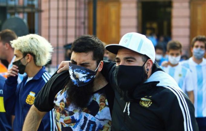 马拉多纳上帝之手拿冠军了吗,马拉多纳是梅西的什么人