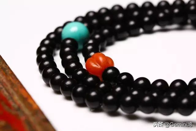 十二生肖适合戴什么材质手串,什么属相不能戴紫金鼠手串