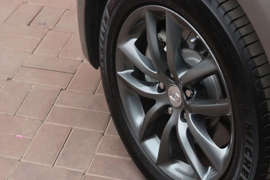 英菲尼迪g37s翻新,翻新英菲尼迪q70l