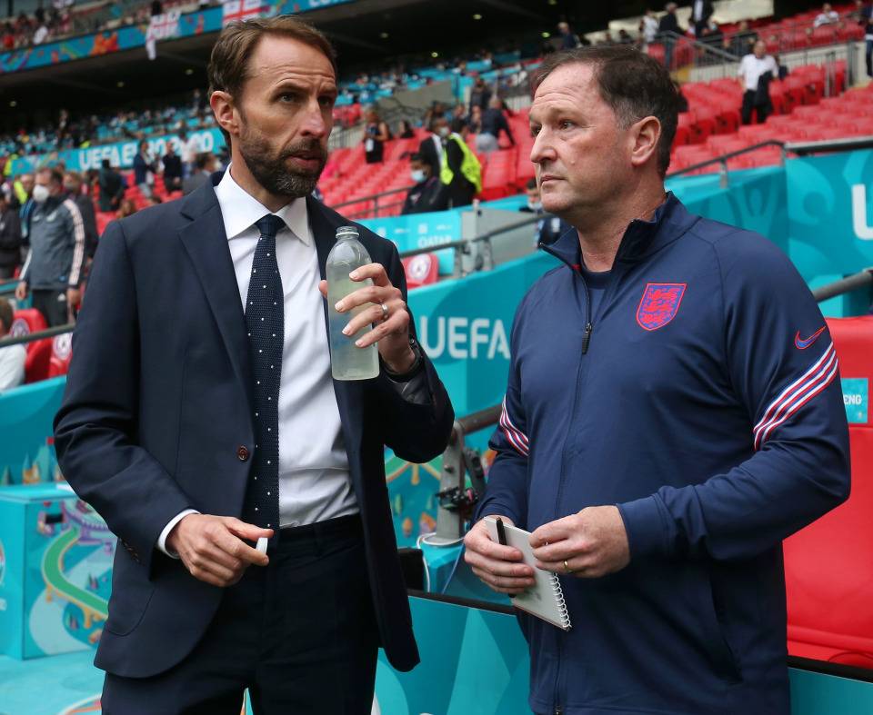 郑智国足领队,郑智教练组组长