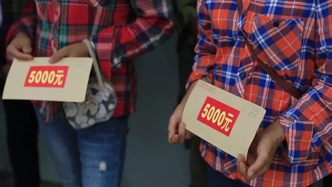 致富带头人帮扶贫困户,产业帮扶脱贫攻坚