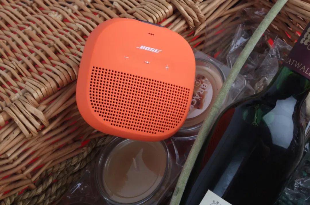 握在手上的小音箱,bosesoundlinkmini2和冲击波5
