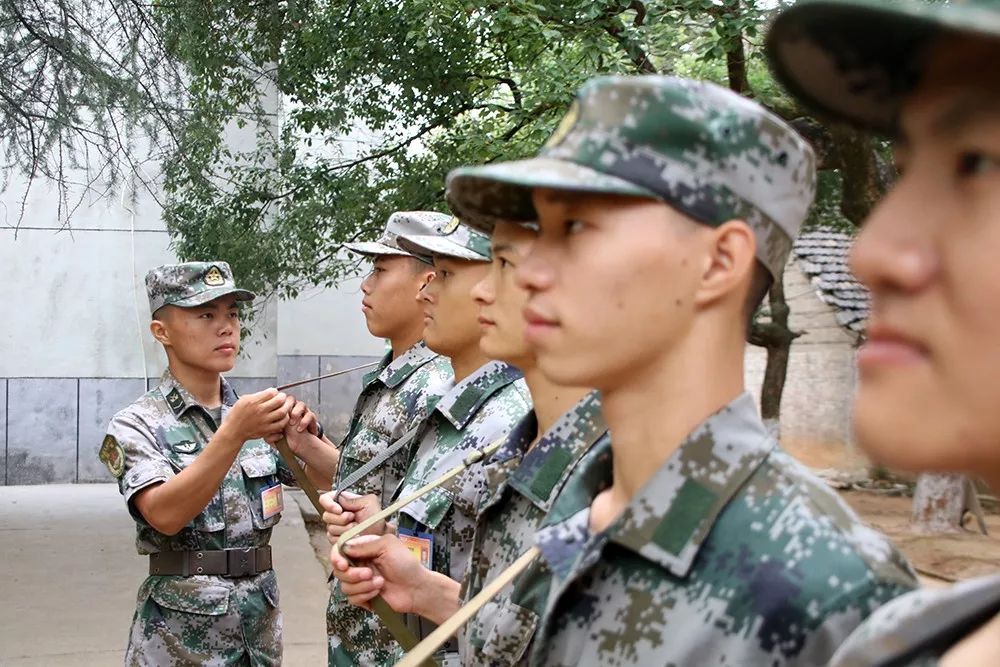 入伍一个月，新战友们对26个英文字母有了全新的认识！