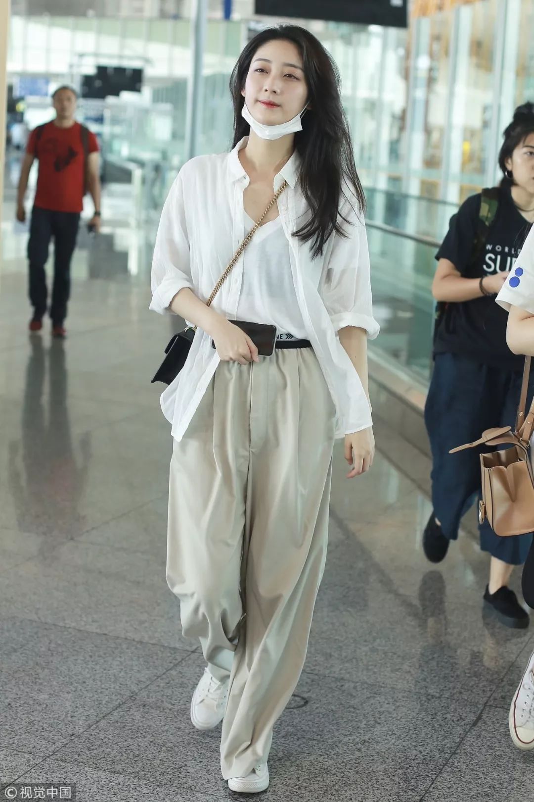 法式风情法国女人,法国女人穿搭法式