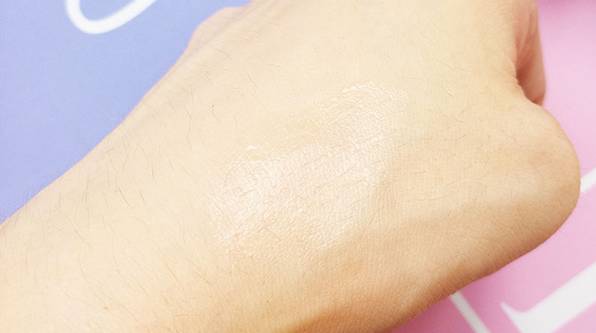 每个女生脚后跟都有个疤,每个女人的背后都有一部辛酸史