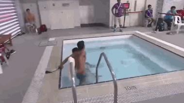 运动员比赛时尴尬瞬间,运动员比赛中的失误搞笑视频