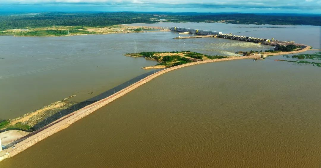 涓滄柟鐢垫満瑙嗛,涓滄柟鐢垫満涓瀷鐢垫満