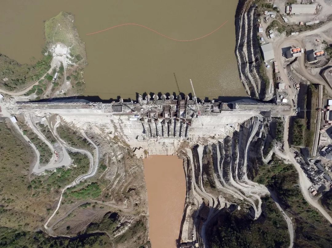 涓滄柟鐢垫満瑙嗛,涓滄柟鐢垫満涓瀷鐢垫満