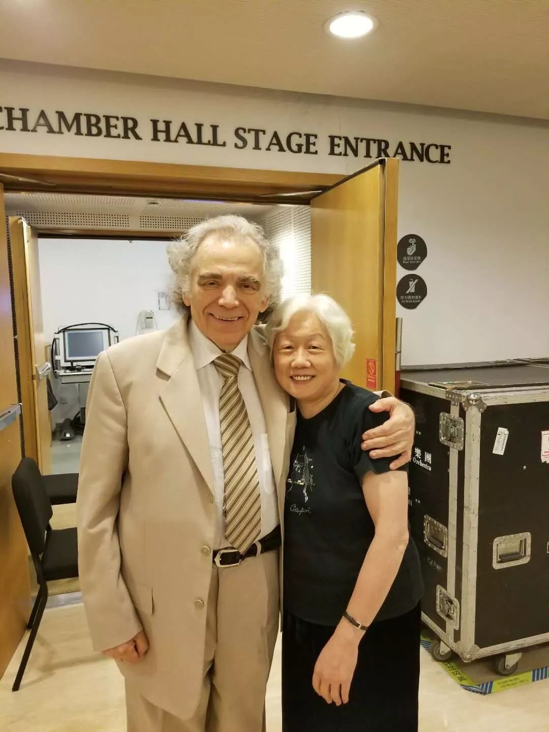 岁月流转琴声依旧,时光流转琴声依旧什么意思