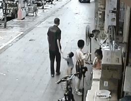 小孩被拐的5种骗术,小孩如何防止被人贩子骗